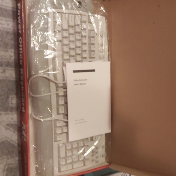 Rare Windows XP Keyboard - Picture 3 of 4